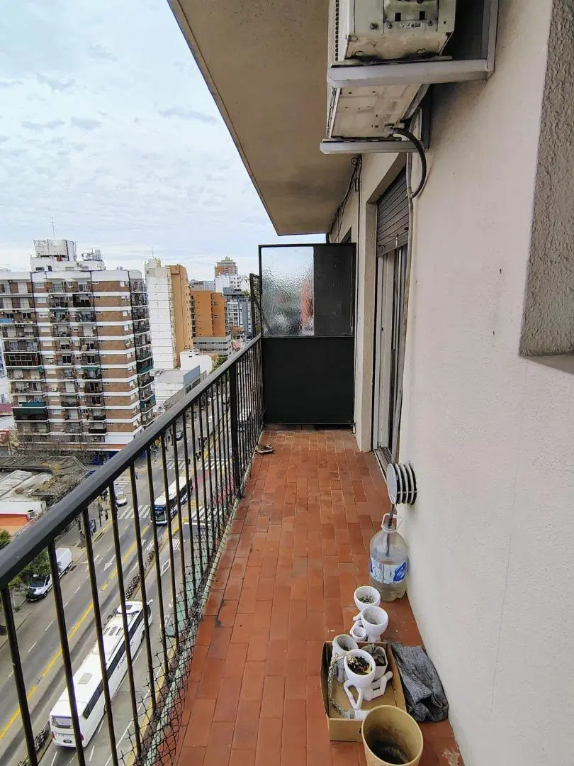 MONOAMBIENTE C/BALCON COORIDO AL FTE 2