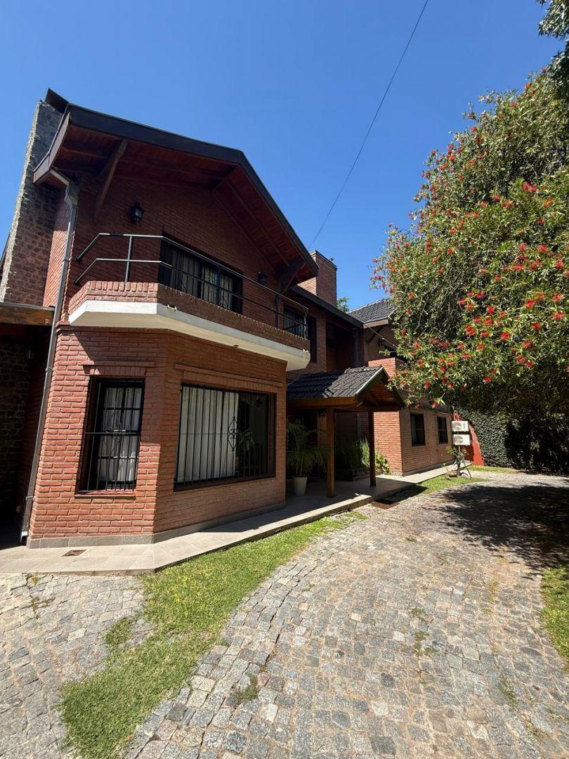 Venta de Casa 5 Ambientes en Parque Leloir, Ituzaingó