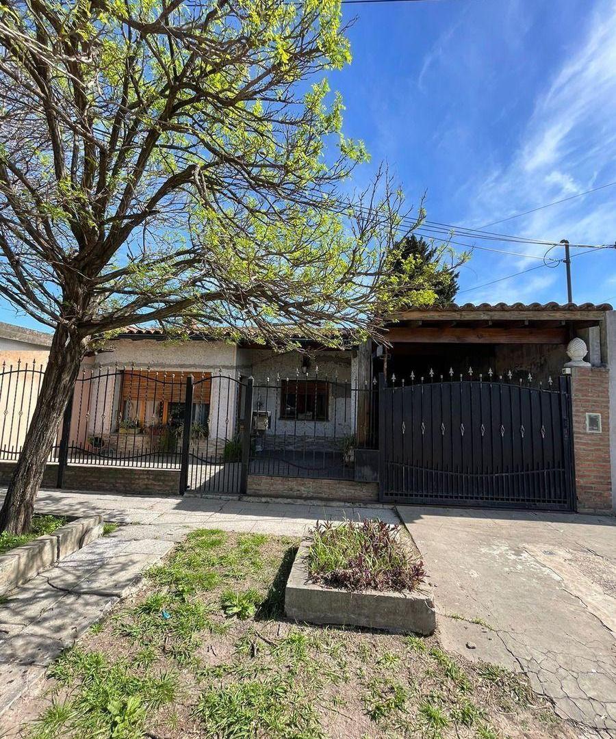 Casa 3 Amb + Depto 2 En Venta / Ituzaingo Norte