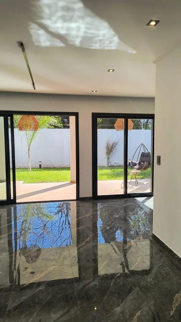 Venta de Casa minimalista en Parque Leloir, a estrenar 5