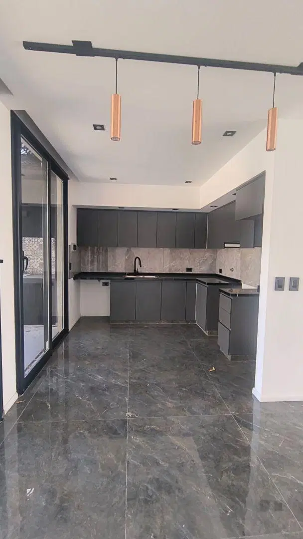 Venta de Casa minimalista en Parque Leloir, a estrenar 2