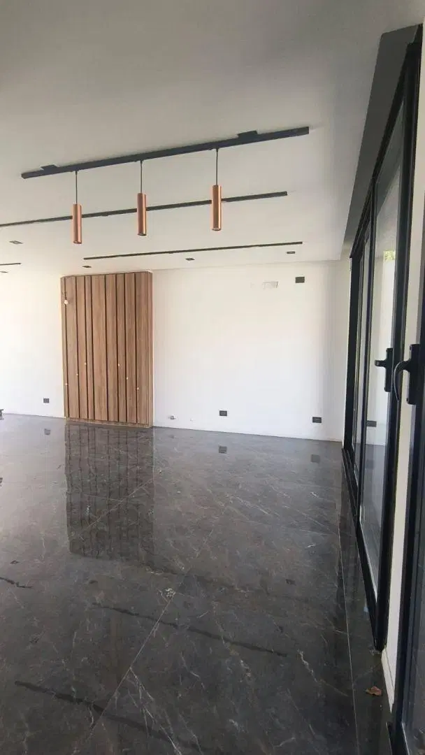 Venta de Casa minimalista en Parque Leloir, a estrenar 3