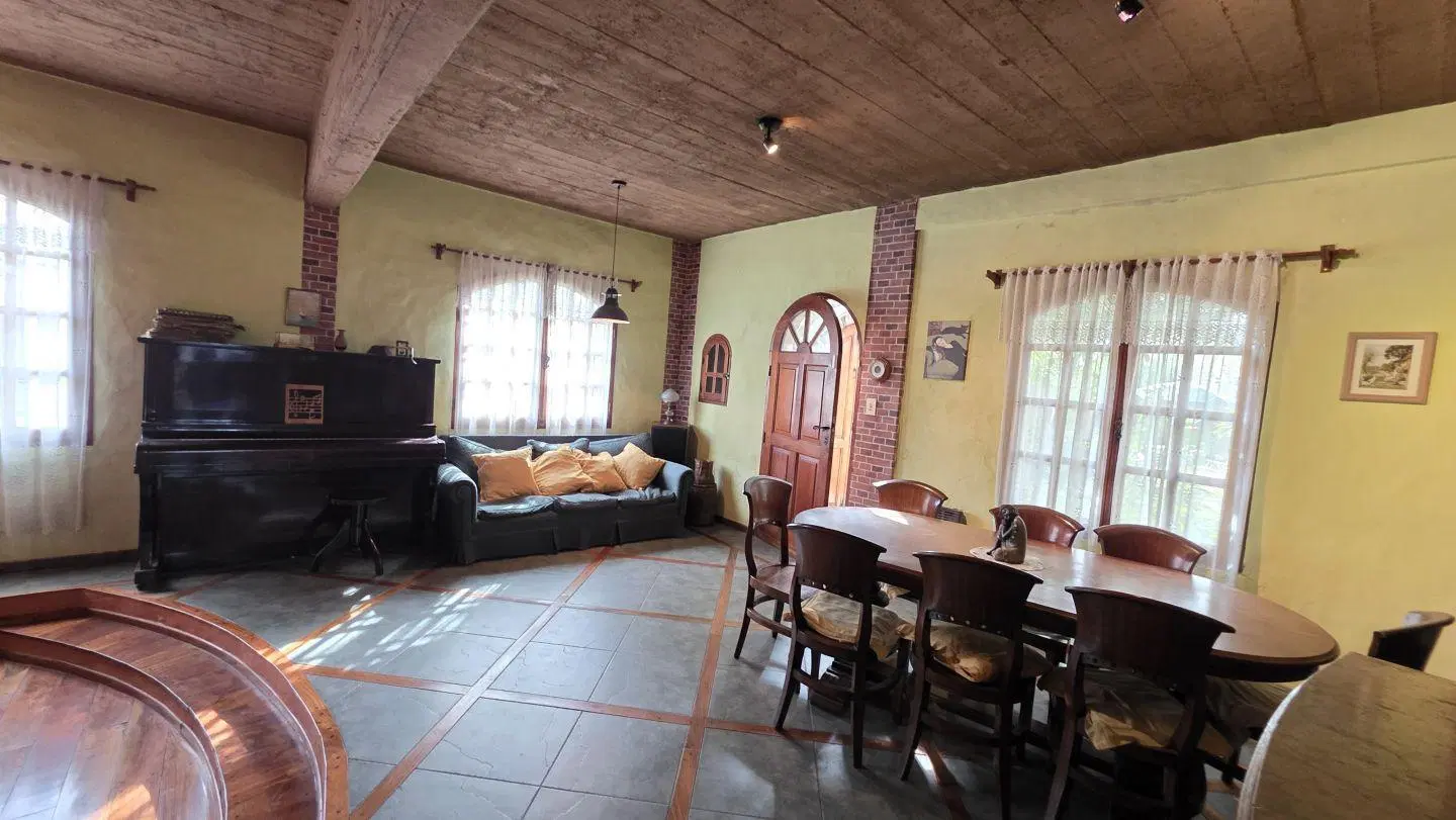 CASA 5 AMBIENTES ITUZAINGO NORTE ZONA PREMIUM 5