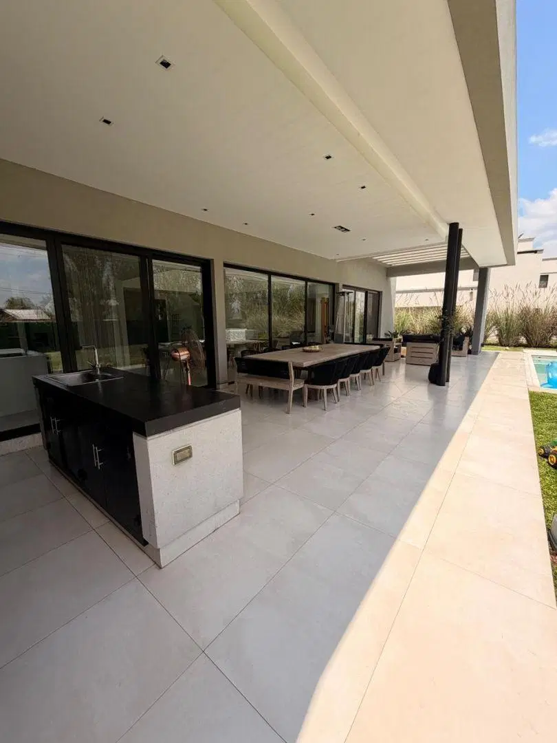 Alquiler de casa 5 ambientes en Terravista 3