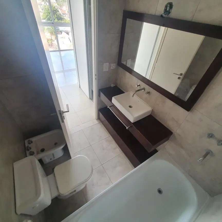 VENTA DEPARTAMENTO 2 AMBIENTES AL FRENTE CON COCHERA Y TERRAZA 4