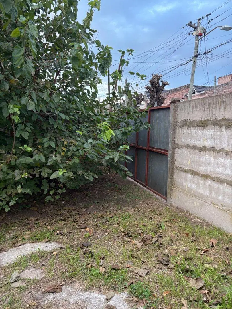 VENTA EN BLOCK - 3 LOCALES COMERCIALES + DEPTO 3 AMB 3