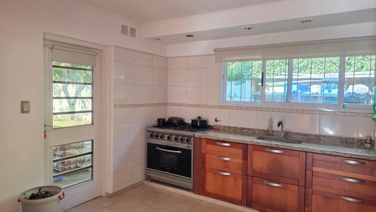 Foto de Venta de Casa 4 Ambientes en Villa Udaondo, Ituzaingó, imagen 5