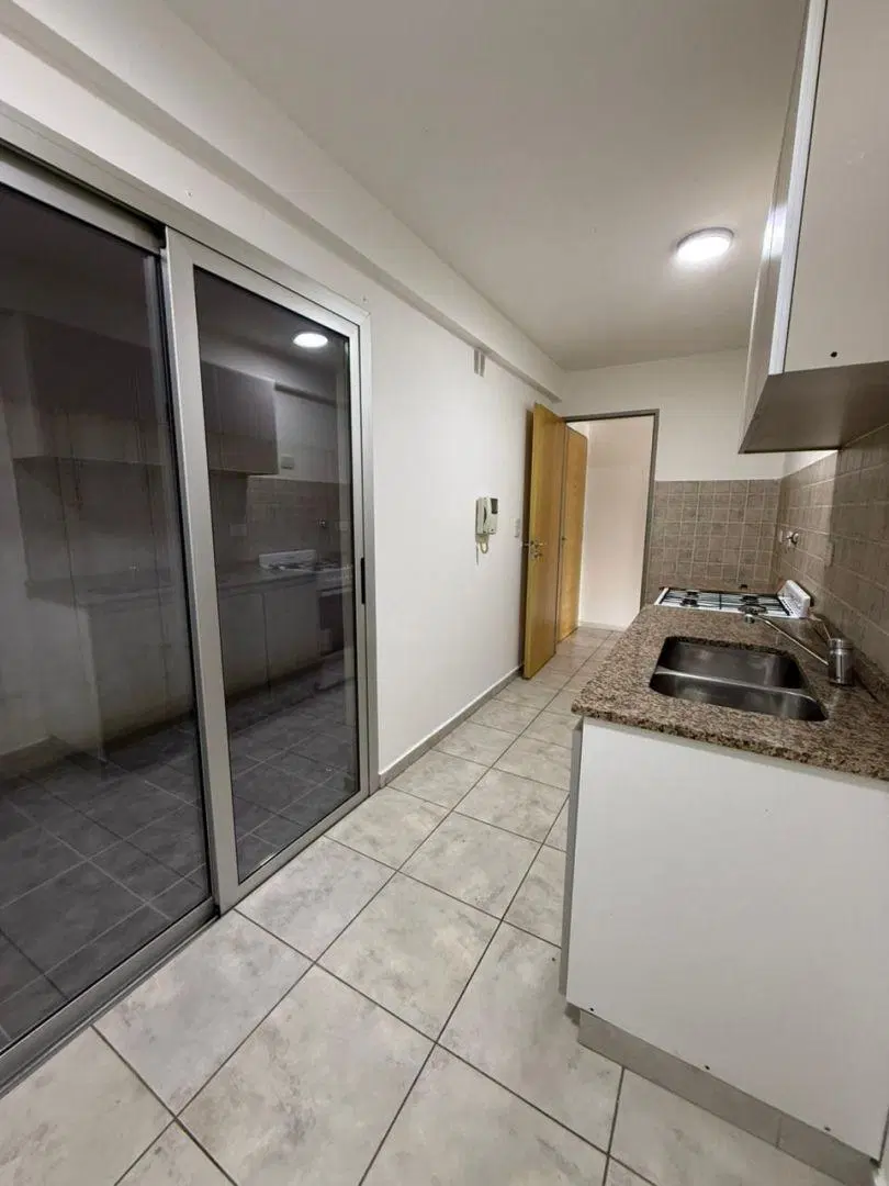 Alquiler de Departamento 2 Ambientes en Castelar, Morón 3
