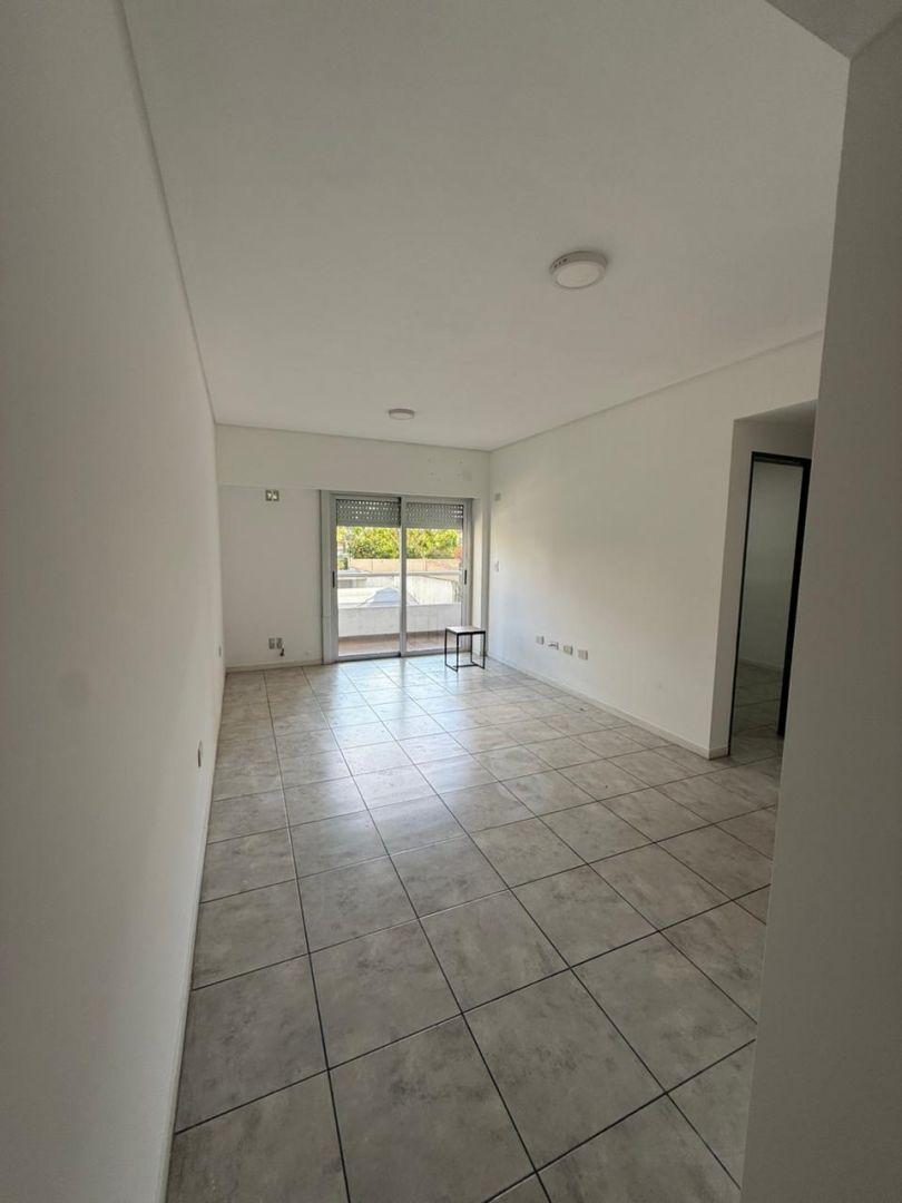 Foto de Alquiler de Departamento 2 Ambientes en Castelar, Morón, imagen 2