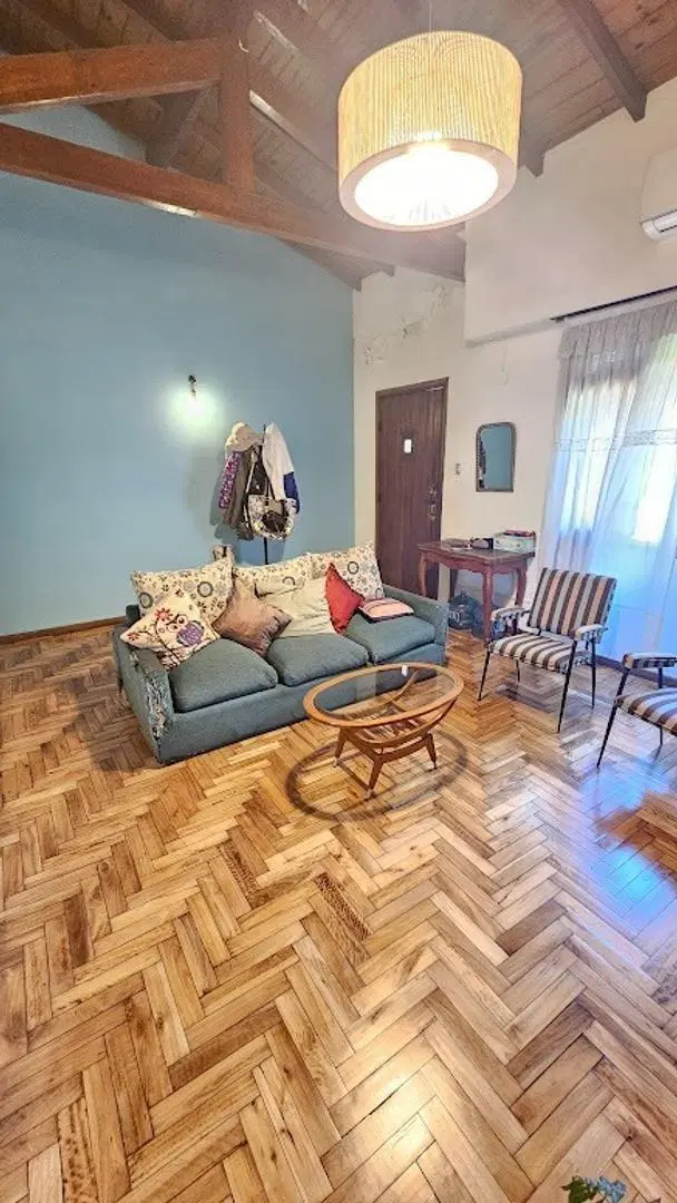 VENTA DE CASA 5 AMBIENTES EN CASTELAR NORTE 2