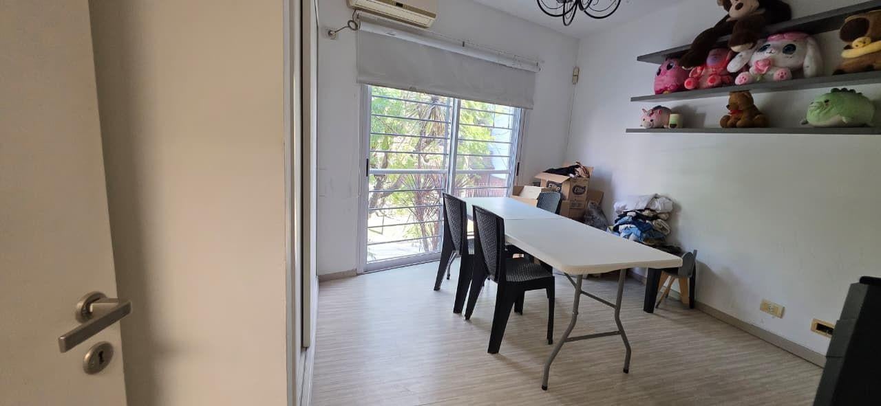 Foto de Alquiler de Casa 4 Ambientes en Castelar, Morón, imagen 2