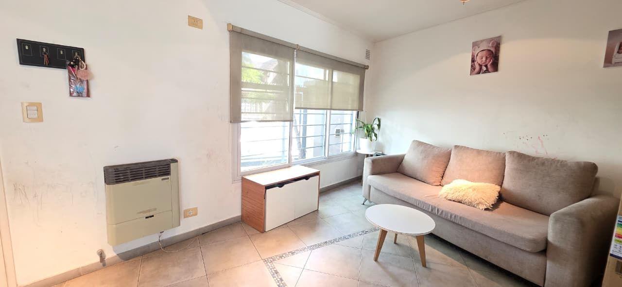 Foto de Alquiler de Casa 4 Ambientes en Castelar, Morón, imagen 3