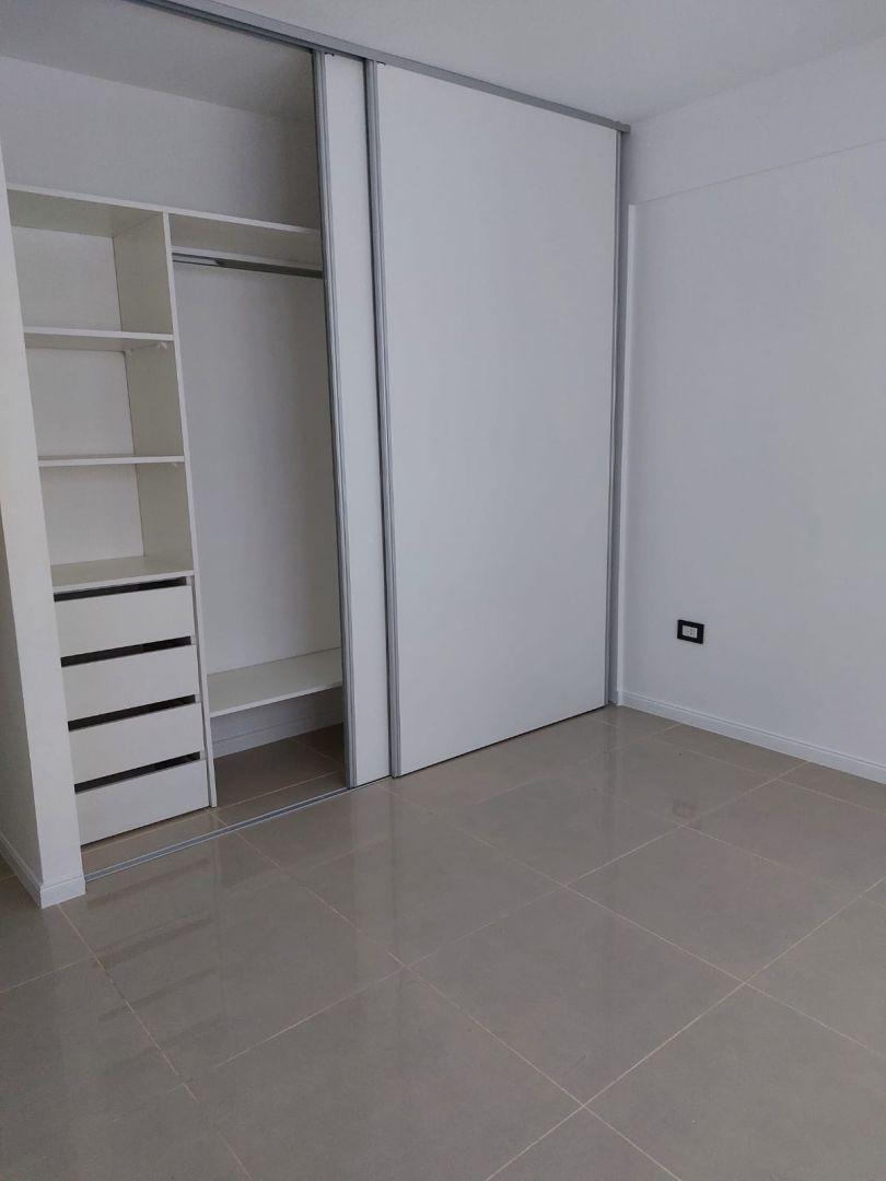 Foto de ALQUILER DE DEPARTAMENTO 2 AMBIENTES CON COCHERA - ITUZAINGO NORTE, imagen 3