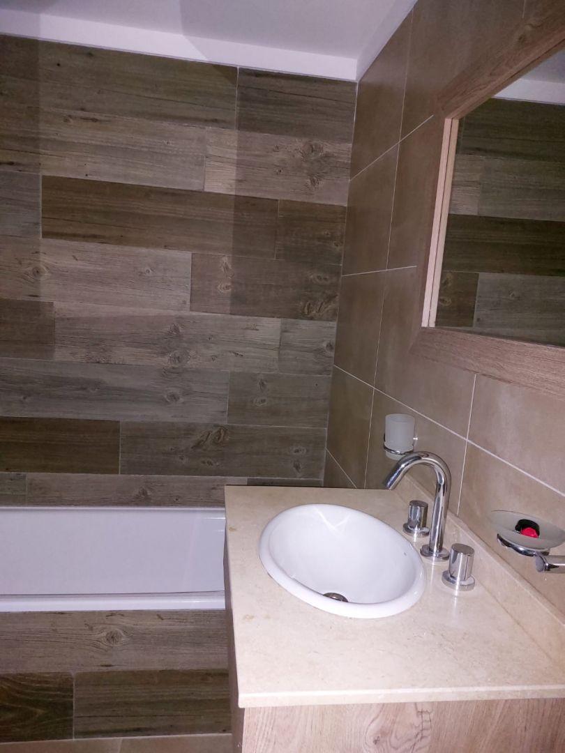 Foto de ALQUILER DE DEPARTAMENTO 2 AMBIENTES CON COCHERA - ITUZAINGO NORTE, imagen 2