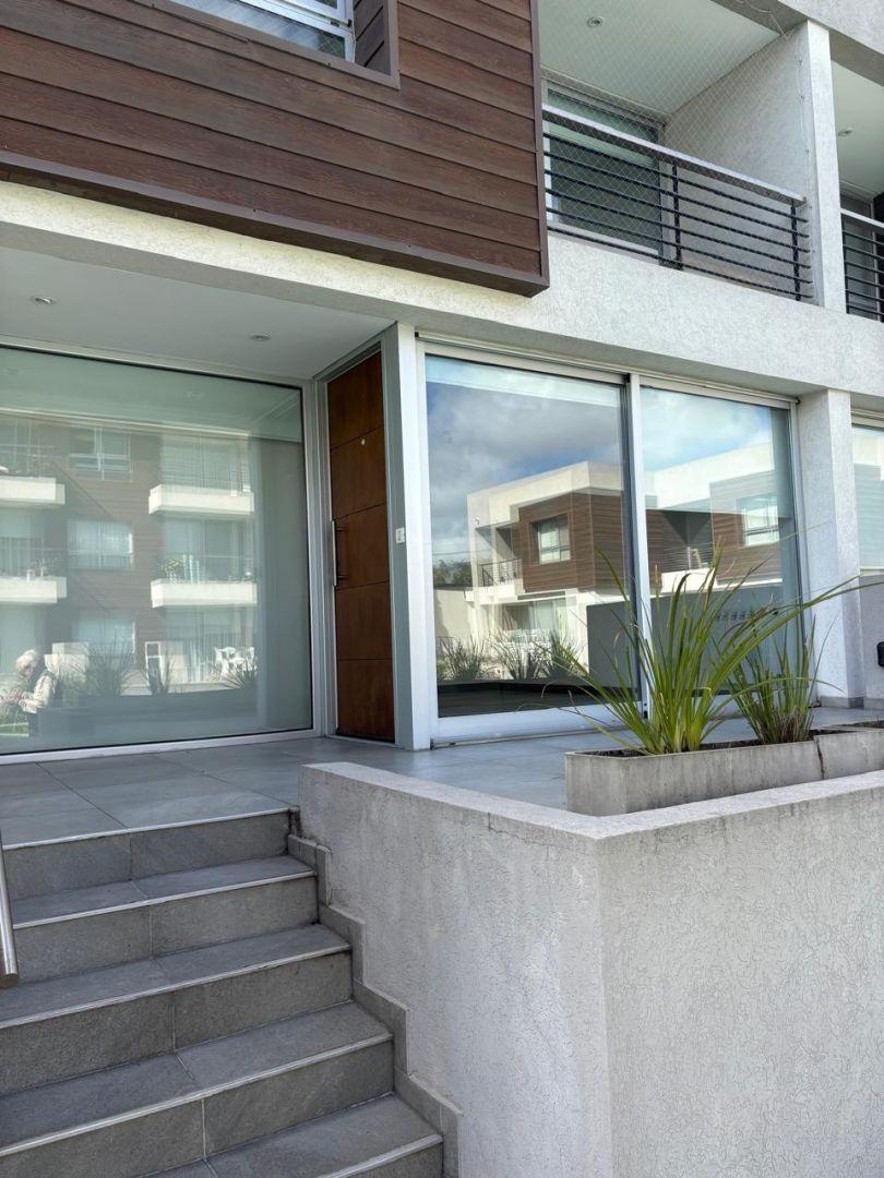 Foto de ALQUILER DE DÚPLEX 3 AMBIENTES EN COMPLEJO RESIDENCIAL DE CATEGORÍA, imagen 4