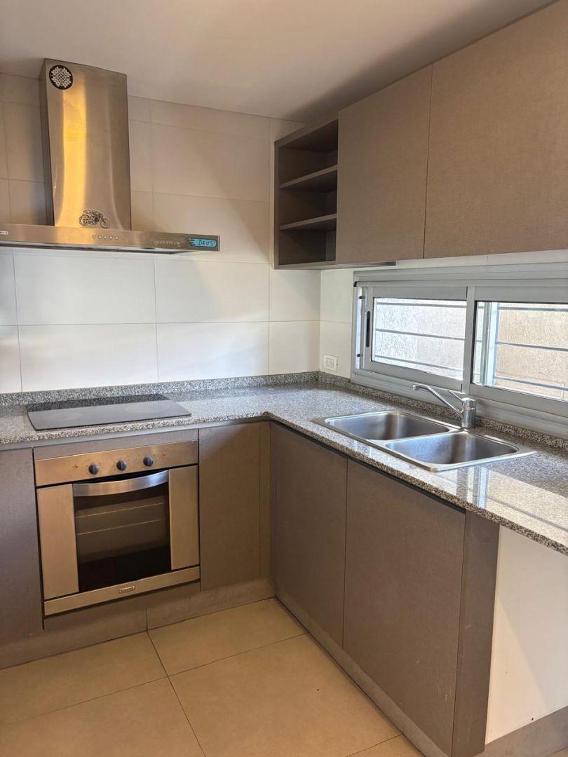 Foto de ALQUILER DE DÚPLEX 3 AMBIENTES EN COMPLEJO RESIDENCIAL DE CATEGORÍA, imagen 1
