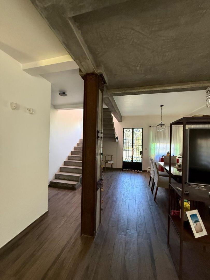 Foto de VENTA DE CASA 4 AMBIENTES EN PARQUE LELOIR, imagen 4