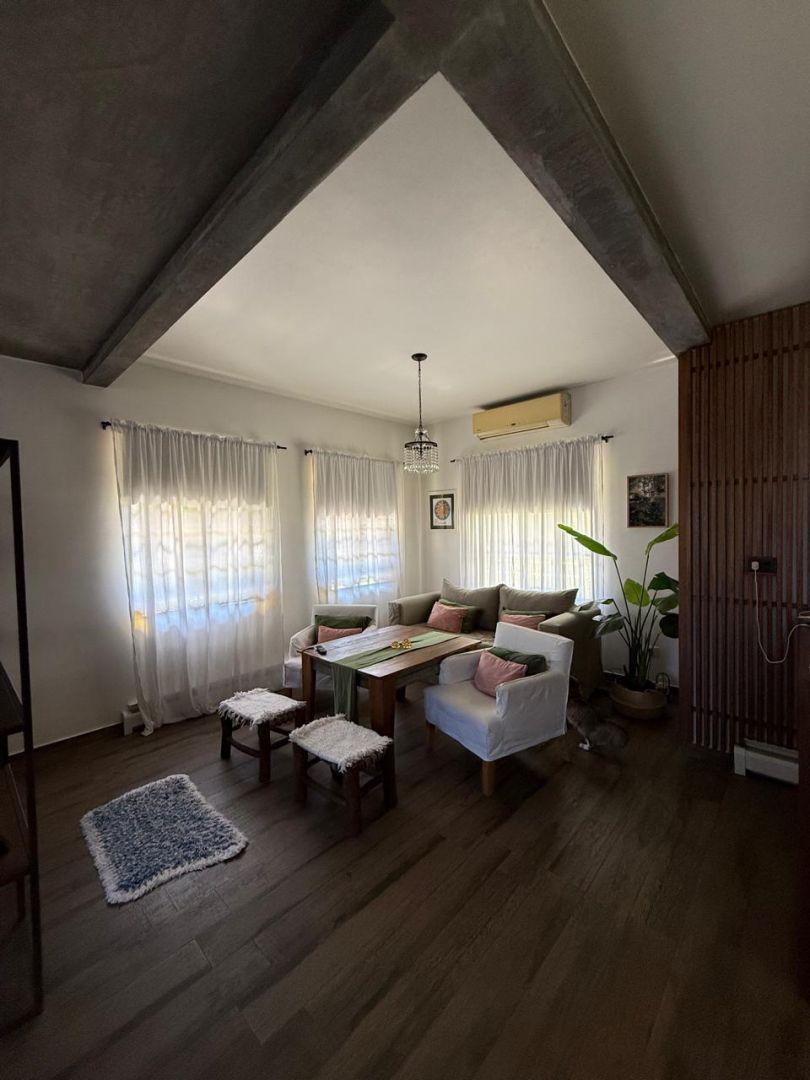 Foto de VENTA DE CASA 4 AMBIENTES EN PARQUE LELOIR, imagen 1