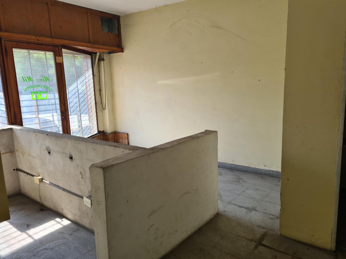 Venta Casa Ideal 2 Familias con Local y Galpon 3