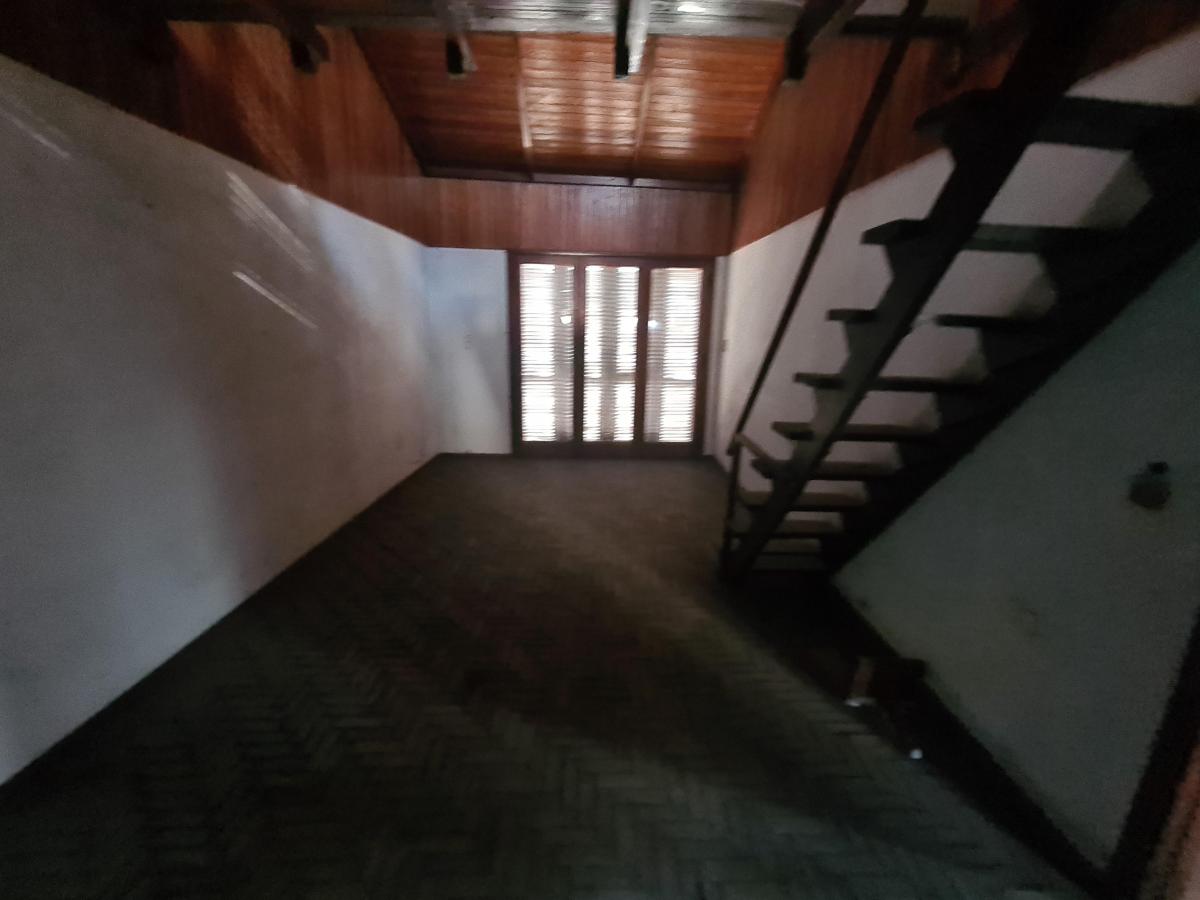 Venta Casa Ideal 2 Familias con Local y Galpon 5