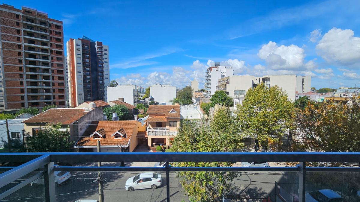 Semipiso de 2 Ambientes Al Frente con Balcon 2
