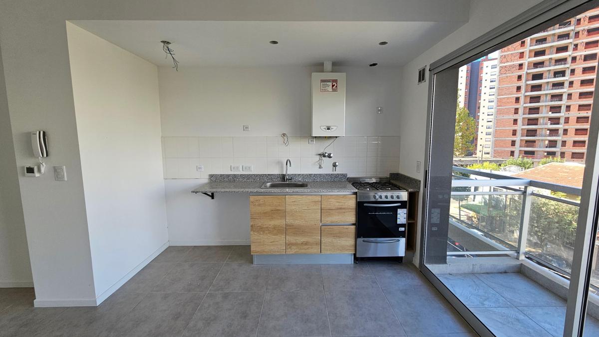 Semipiso de 2 Ambientes Al Frente con Balcon 4