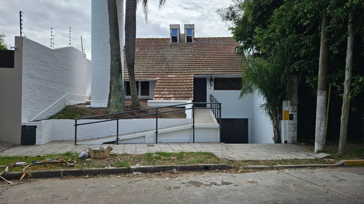 Casa con 2 dormitorios 4 ambientes y 450 m² en venta en Barrio Parque Bernal Quilmes 1