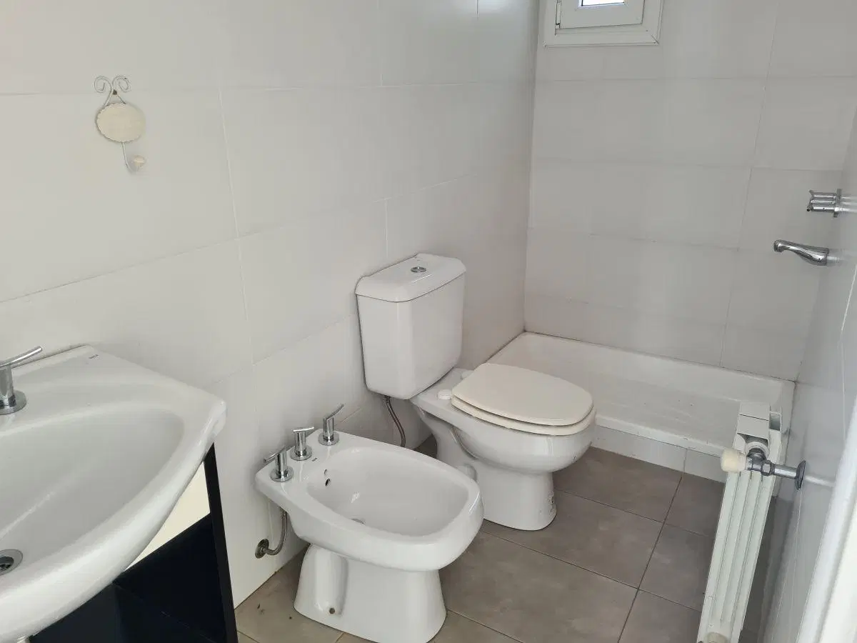 Departamento de 40 m² con 1 ambiente en venta en Bernal 1