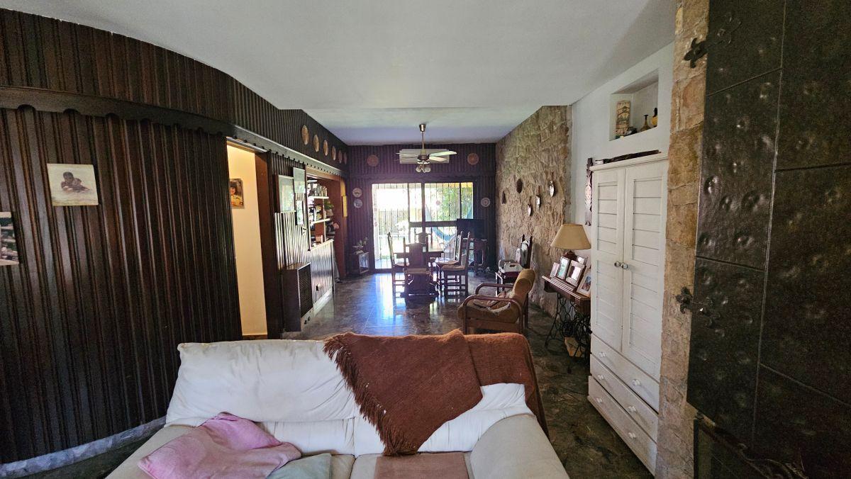 Foto de Casa 5 ambientes de 235 m² con 3 dormitorios en venta en Residencial, imagen 2