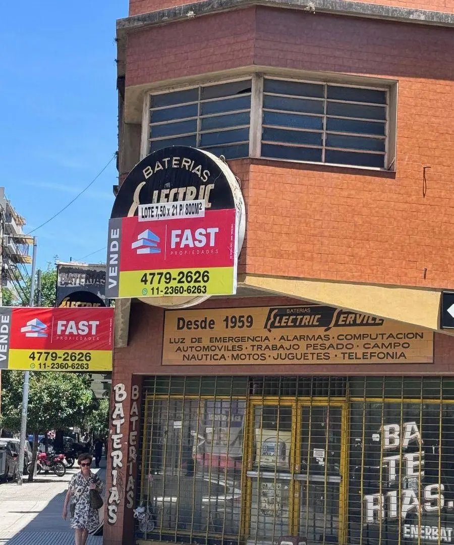 EDIFICIO 3 PLANTAS EN ESQUINA SOBRE LOTE 7,70 X 21,5 LOCAL EN OCHAVA DE 40 M2 2
