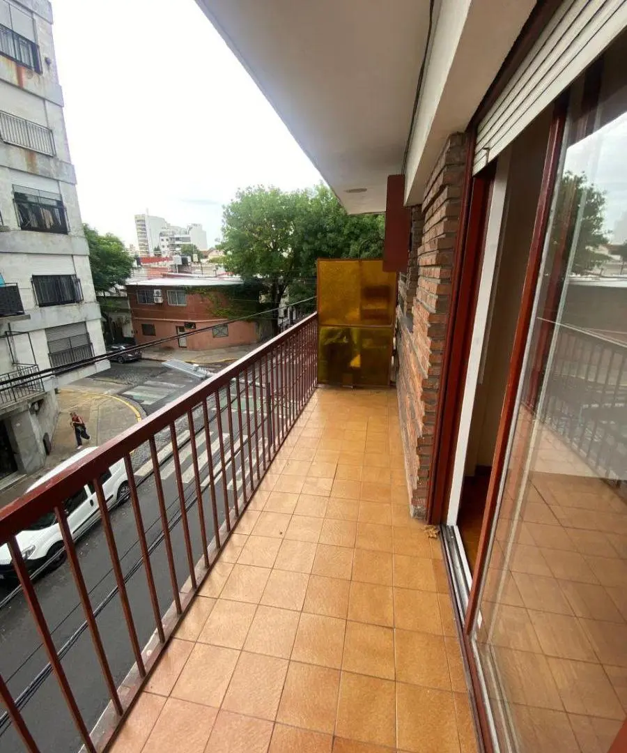 FLORESTA- ALQUILER EXC. DEPTO. MONOAMBIENTE AL FRENTE C/BALCON 5