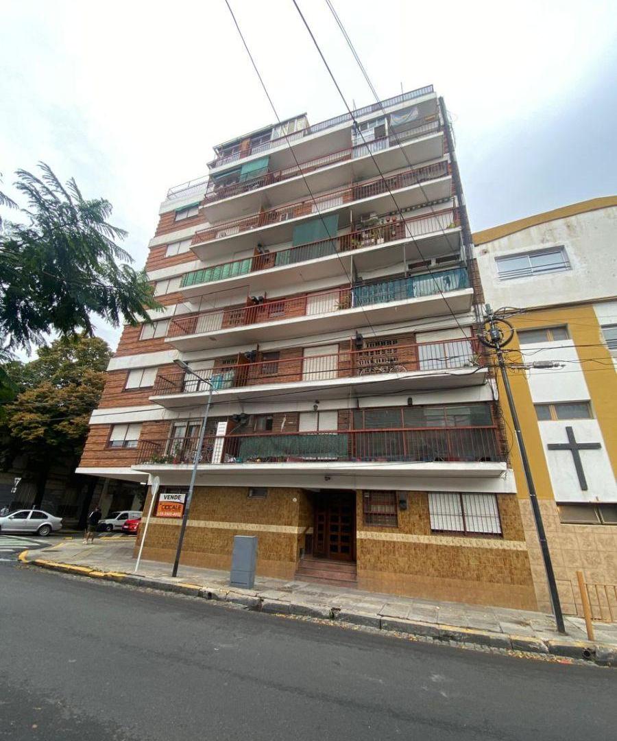 FLORESTA- ALQUILER EXC. DEPTO. MONOAMBIENTE AL FRENTE C/BALCON