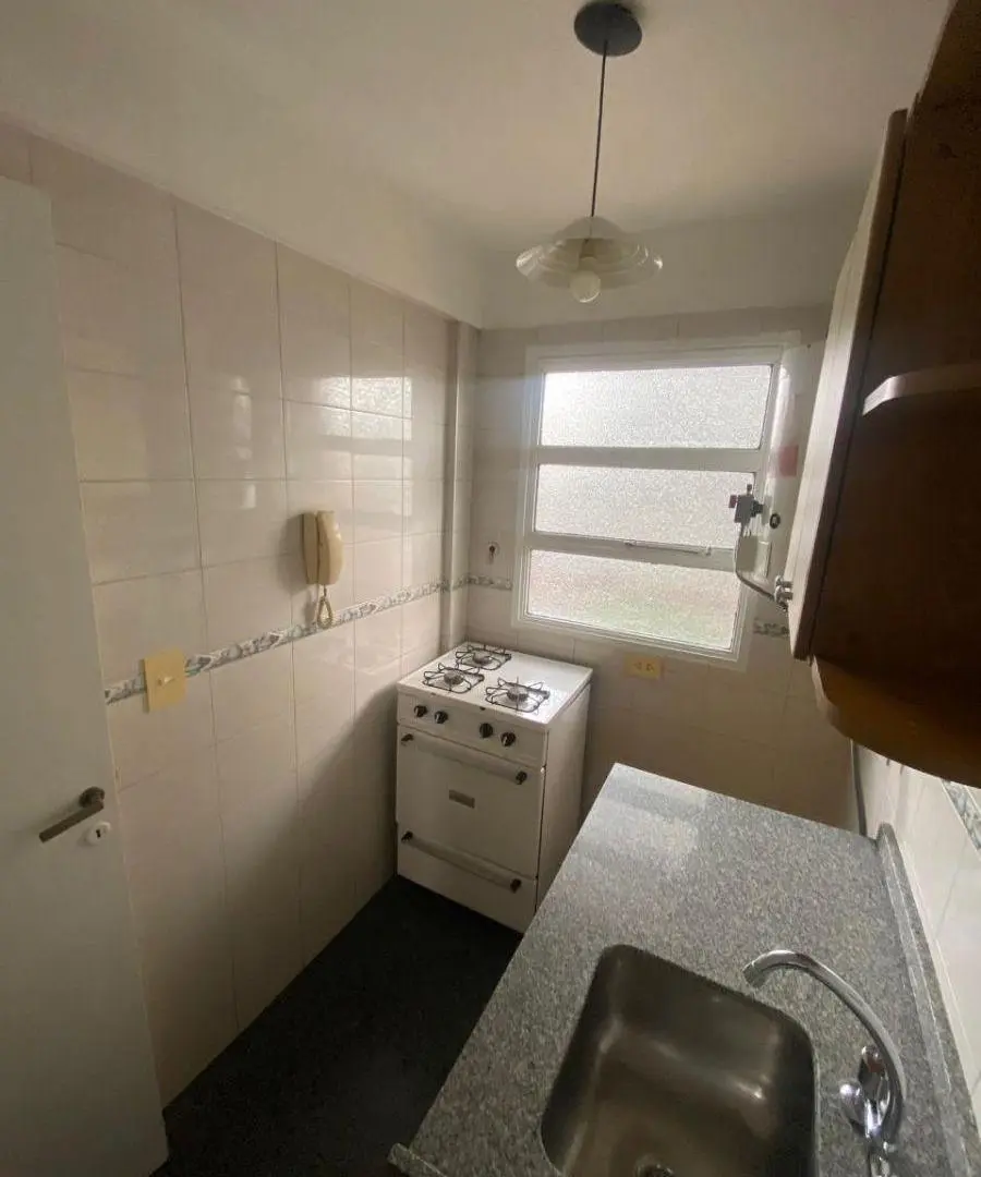 FLORESTA- ALQUILER EXC. DEPTO. MONOAMBIENTE AL FRENTE C/BALCON 4