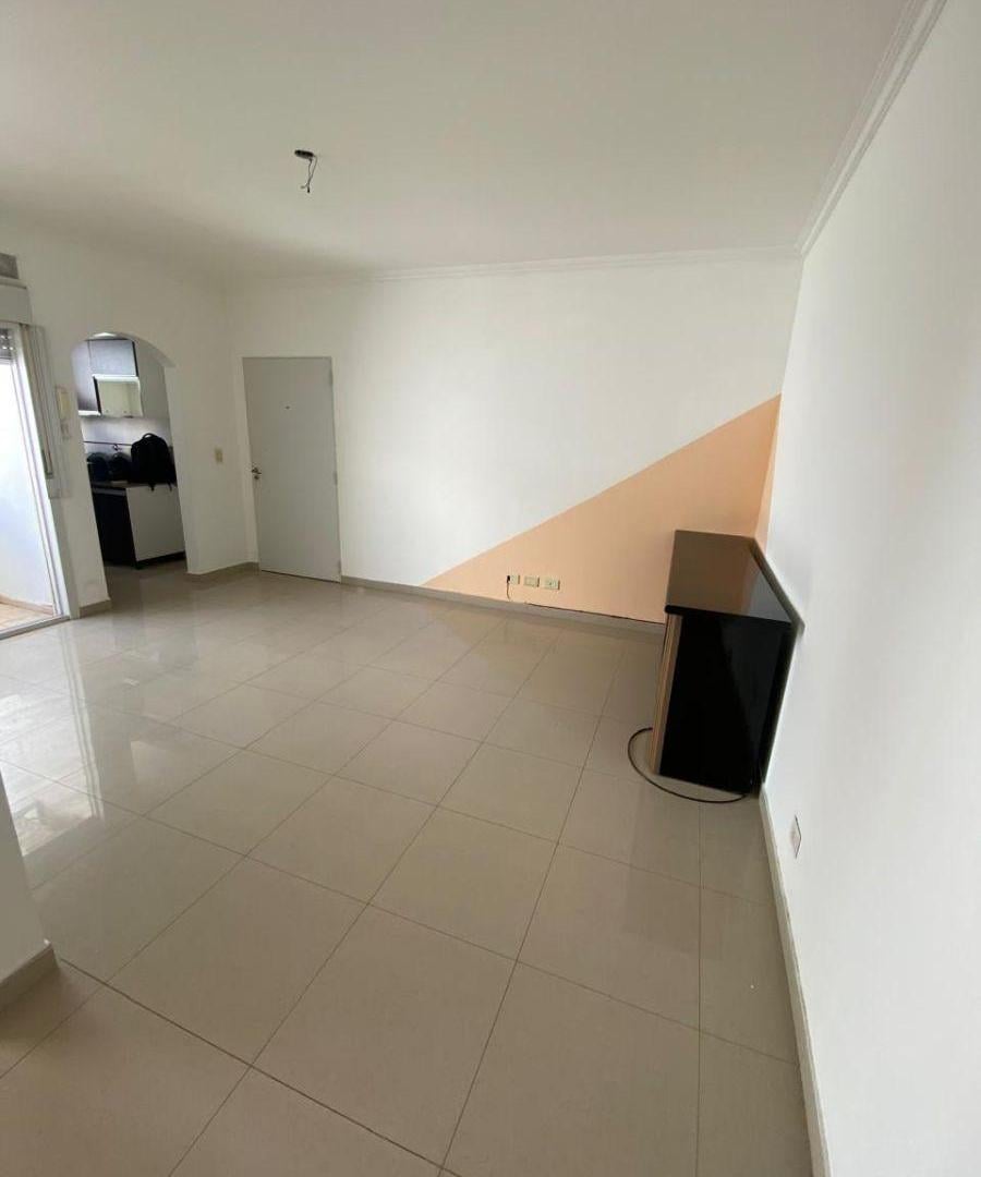 Foto de MONTE CASTRO CHIVILCOY 2168 ALQUILER 2 AMB PRIMER PISO POR ESCALERA, imagen 1