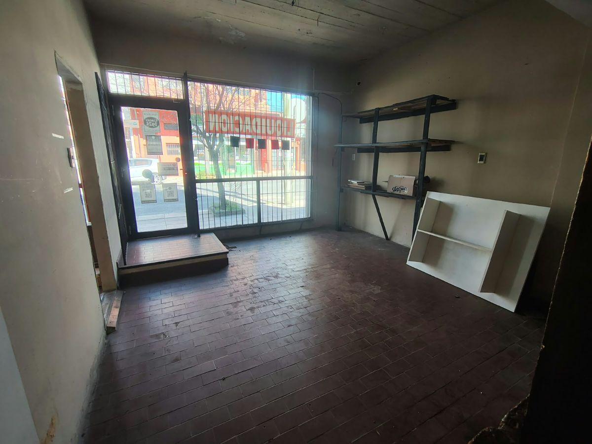 Foto de Venta 2 locales con patio, unificados o separados, imagen 3