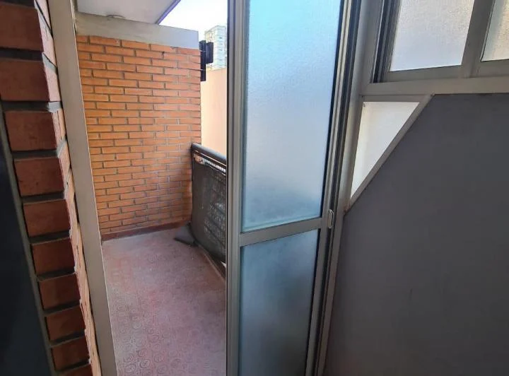 Monoambiente dividido con balcón  5