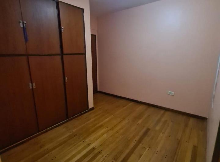 Monoambiente dividido con balcón  4