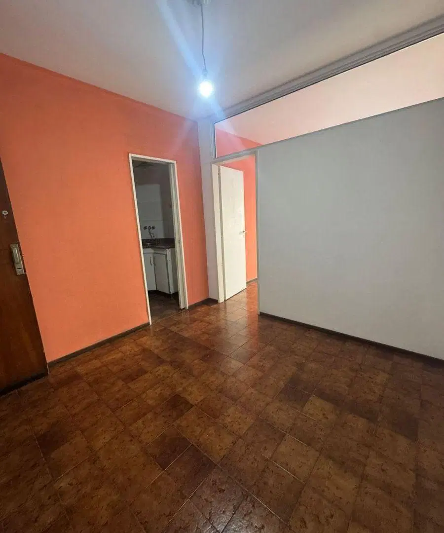 Monoambiente dividido c/balcón 4