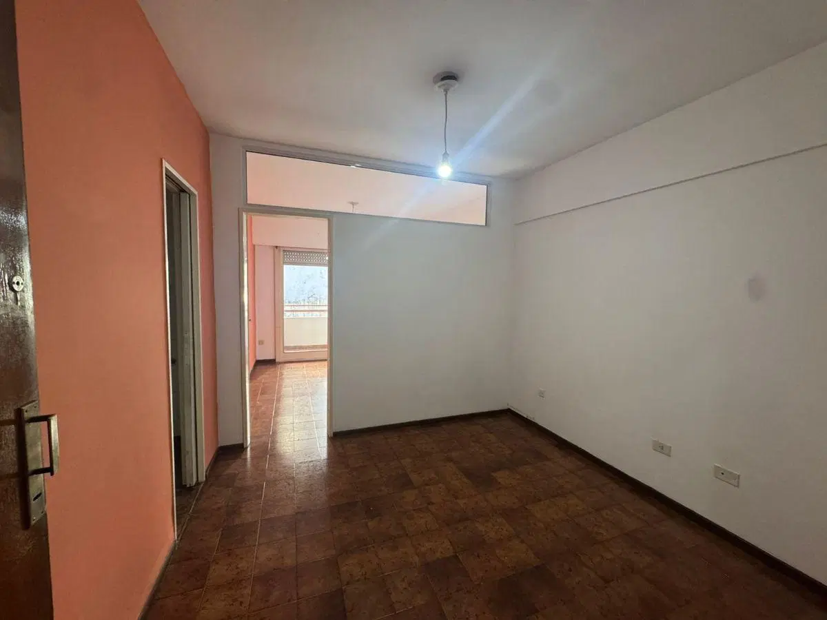Monoambiente dividido c/balcón 2