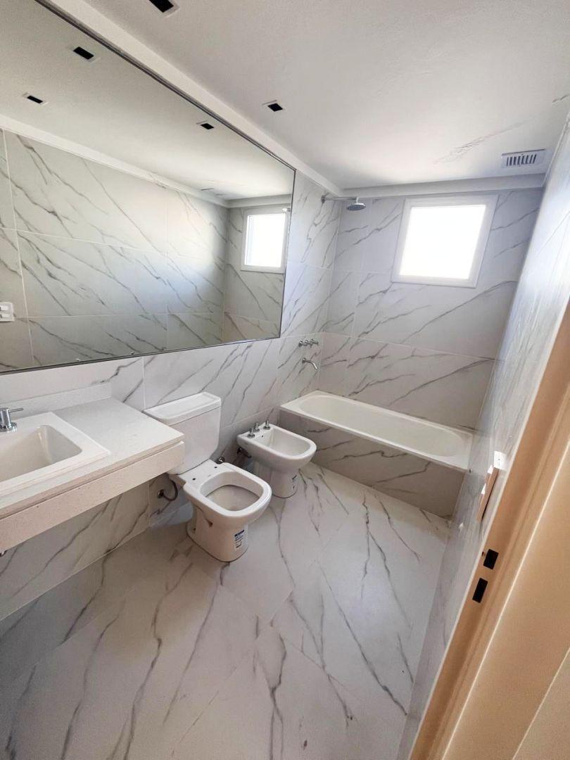 Departamento 5 Ambientes. | Av Alvarez Thomas Al 3100 1