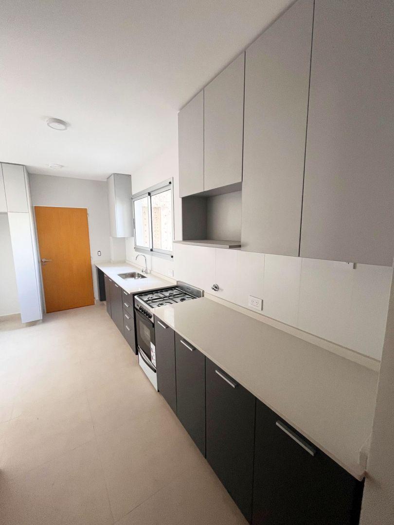 Departamento 5 Ambientes. | Av Alvarez Thomas Al 3100 4