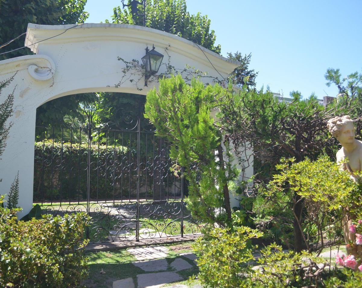 Exc Casa en Terreno Doble en Belgrano R 4