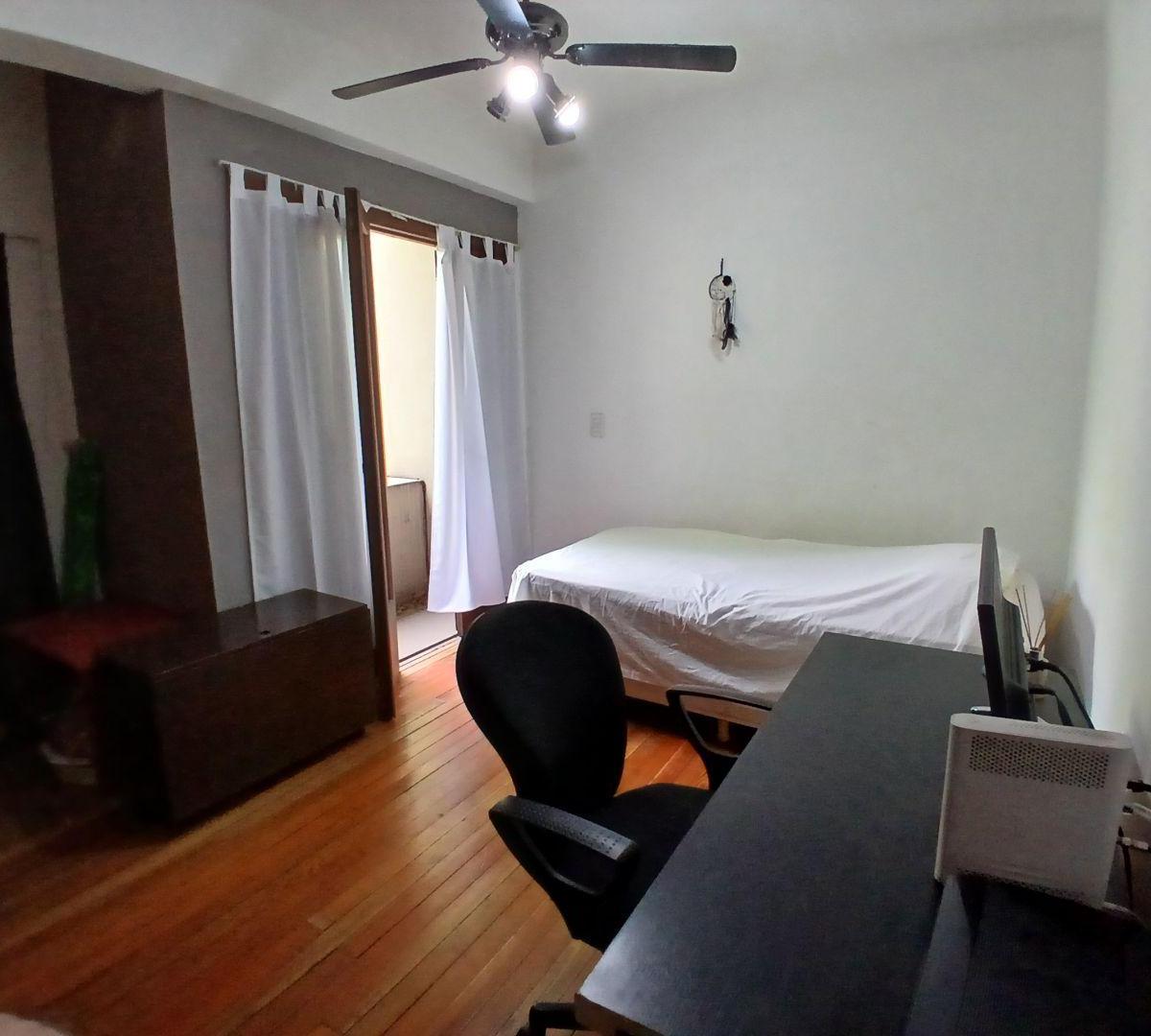 Casa 7 Ambientes o Mas. | Artigas Al 900 1