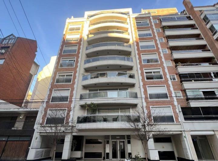 CABALLITO PISO 5 AMBIENTES CON DEPENDENCIA Y PARRILLA PROPIA + 2 COCHERAS FIJAS 2