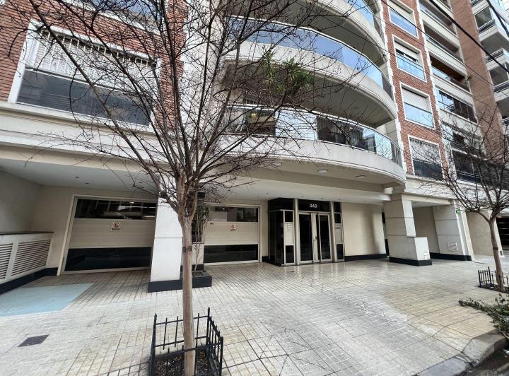 CABALLITO PISO 5 AMBIENTES CON DEPENDENCIA Y PARRILLA PROPIA + 2 COCHERAS FIJAS 4