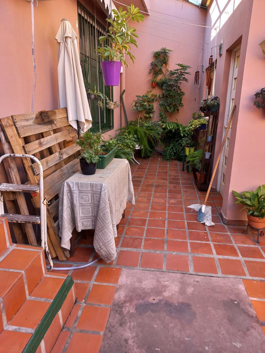 Excelente PH de 6 Ambientes Patio y Garaje 1