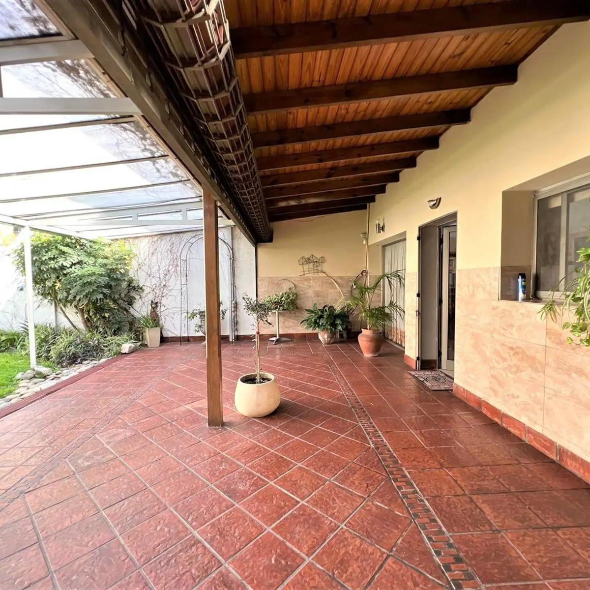 La Mejor Casa de Barracas 1