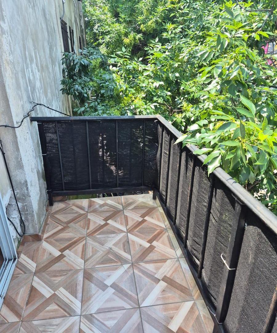 ph o departamento al frente con balcon