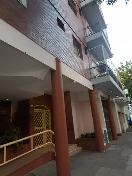 3 amplios ambientes al frente , c/ cochera 2