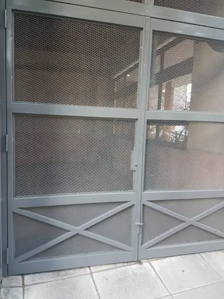 3 amplios ambientes al frente , c/ cochera 3